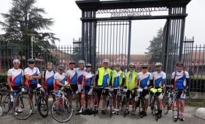 Participants du C.R.Briviste au Brevet des Alpes Cyclotouriste au départ de Vizille le samedi 22 juillet