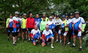 Une partie des cyclos du C.R.Briviste au départ