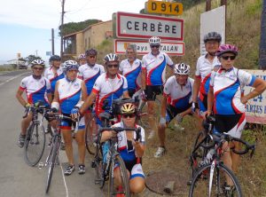 Ils l'ont fait! Le raid Pyrénéen Hendaye-Cerbère Sur la photo il manque Michel C. le photographe